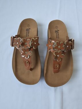 American Exchange Women's Tan Floral Thong Sandals